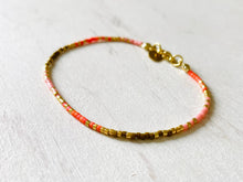 Lade das Bild in den Galerie-Viewer, Perlen-Armband rosa | rot | gold