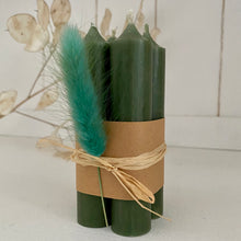 Lade das Bild in den Galerie-Viewer, 4er Set Stabkerzen (kieferngrün)