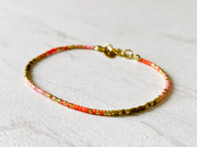 Lade das Bild in den Galerie-Viewer, Perlen-Armband rosa | rot | gold