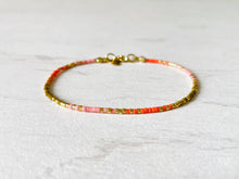 Lade das Bild in den Galerie-Viewer, Perlen-Armband rosa | rot | gold
