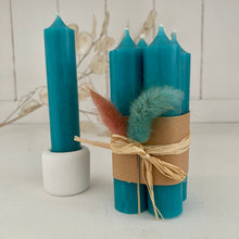 Lade das Bild in den Galerie-Viewer, 4er Set Stabkerzen (türkis)