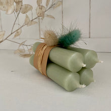 Lade das Bild in den Galerie-Viewer, 4er Set Stabkerzen (salbei)