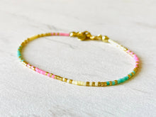 Lade das Bild in den Galerie-Viewer, Perlen-Armband rosa | mint |gold | weiß