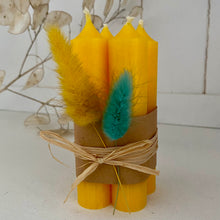 Lade das Bild in den Galerie-Viewer, 4er Set Stabkerzen (gelb)