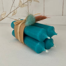 Lade das Bild in den Galerie-Viewer, 4er Set Stabkerzen (türkis)