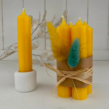 Lade das Bild in den Galerie-Viewer, 4er Set Stabkerzen (gelb)