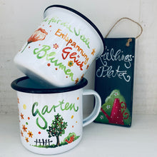 Lade das Bild in den Galerie-Viewer, Emaille Becher „Garten"