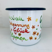 Lade das Bild in den Galerie-Viewer, Emaille Becher „Garten"