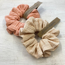 Lade das Bild in den Galerie-Viewer, Scrunchies/Haargummis 2er Set