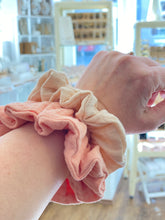 Lade das Bild in den Galerie-Viewer, Scrunchies/Haargummis 2er Set