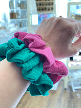 Lade das Bild in den Galerie-Viewer, Scrunchies/Haargummis 2er Set