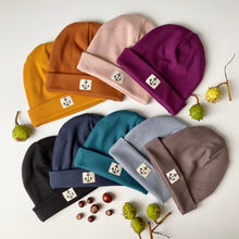 Lade das Bild in den Galerie-Viewer, Beanie "goldbraun"