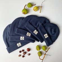 Lade das Bild in den Galerie-Viewer, Beanie "dunkelblau"