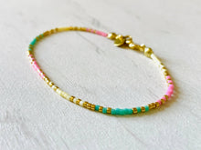 Lade das Bild in den Galerie-Viewer, Perlen-Armband   rosa | mint |gold | weiß

